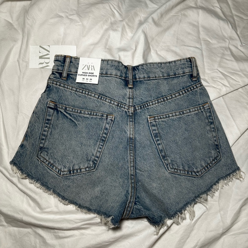 ZARA - Size 36 Jean Shorts - NWT never used - Picture 4 of 5